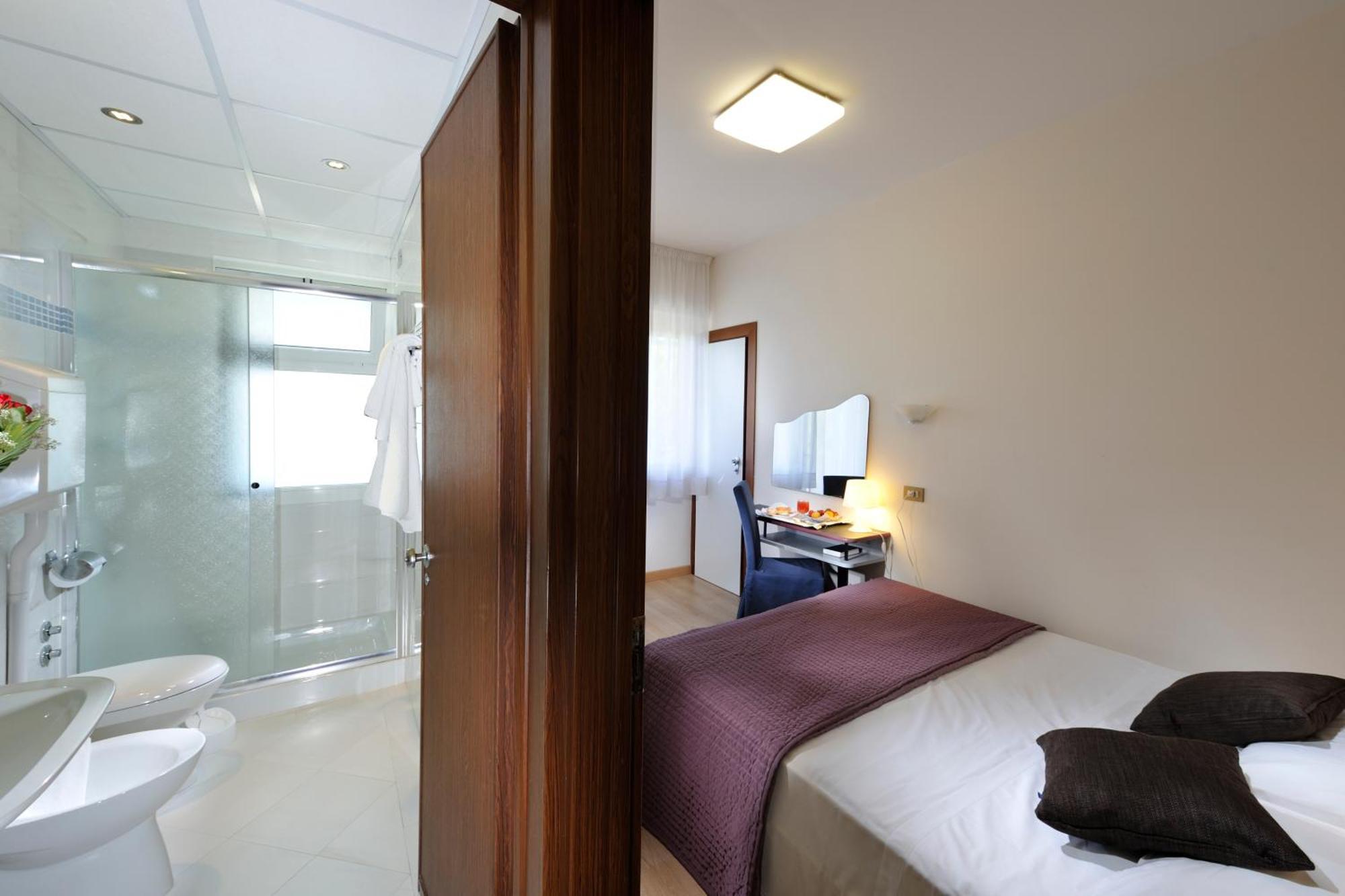 ליגננו סביאדורו Hotel Eros מראה חיצוני תמונה