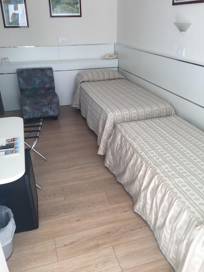 ליגננו סביאדורו Hotel Eros מראה חיצוני תמונה